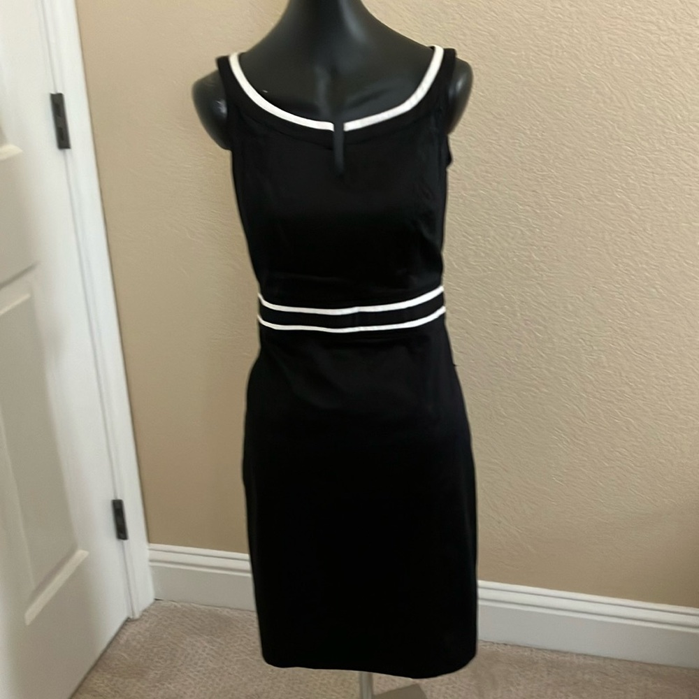 NWT WHBM LBD with white piping